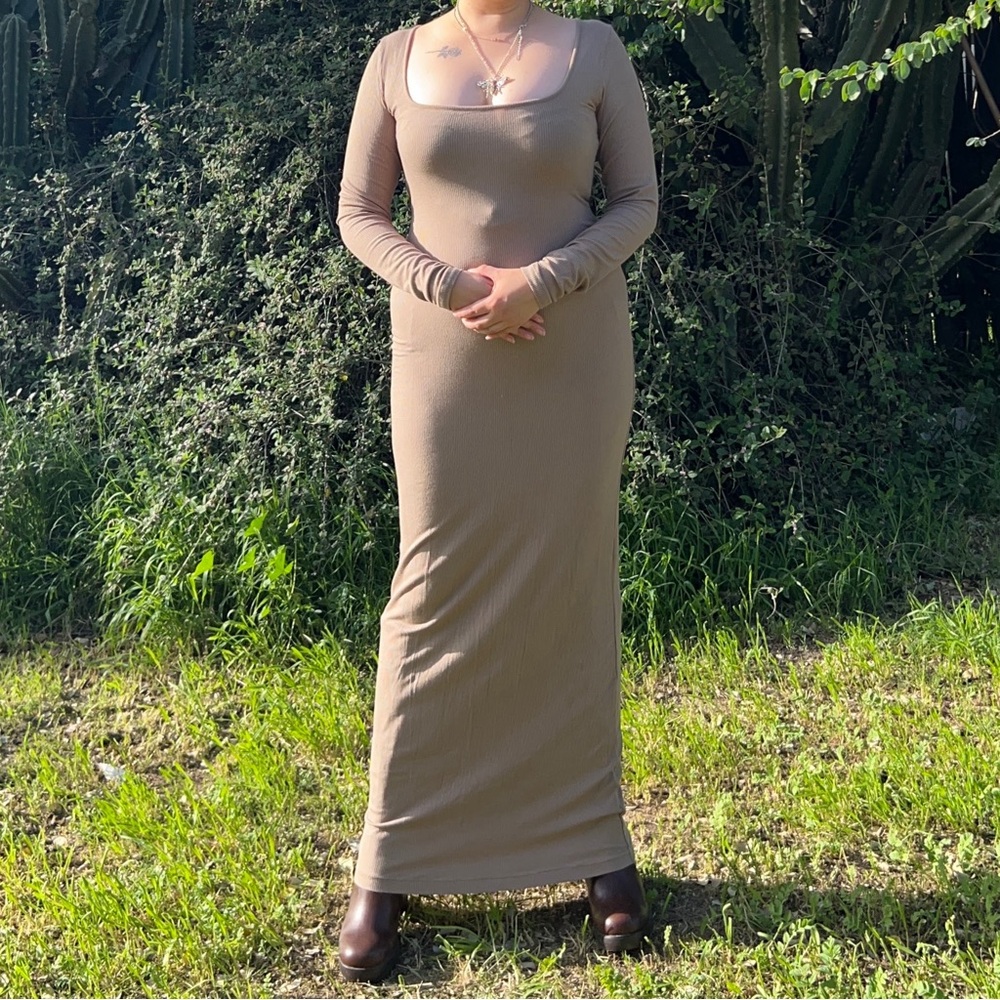 Chic Long Sleeve Tan Maxi Dress